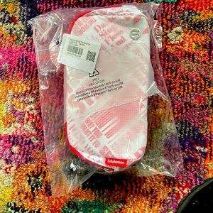 Lululemon 1L Everywhere Belt Bag Manifesto NWT red, never out of packaging